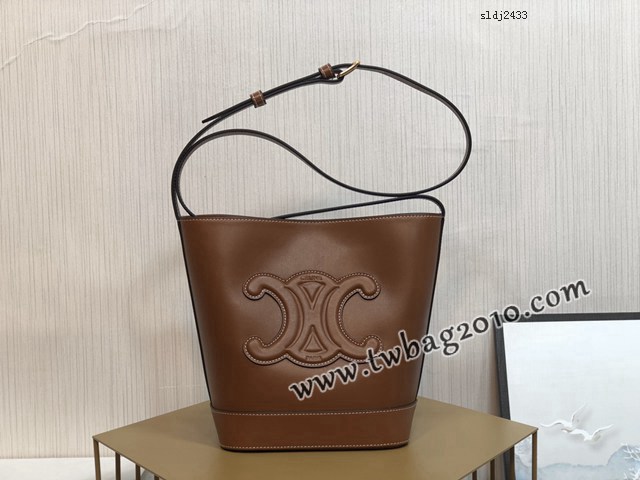 Celine專櫃2023s春夏新品CUIR TRIOMPHE小號繡花光滑牛皮水桶包 賽琳百搭斜挎肩背女包 sldj2433
