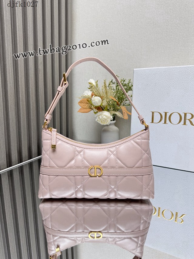 Dior专柜新款迪奥顶级原单粉色羊皮革超大藤格纹迷你单肩水饺包 djfk1027