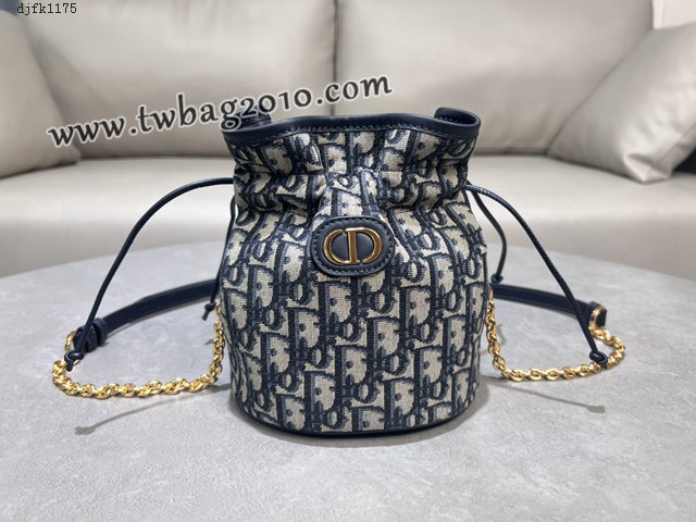 Dior专柜新款迪奥顶级原单蓝色30Montaigne迷你抽绳水桶包 djfk1175