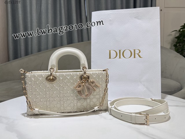 Dior专柜新款迪奥高仿原单Lady D-Joy横版刺绣半颗珍珠白色手提女包 djfk1257