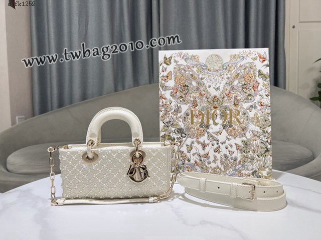 Dior专柜新款迪奥高仿原单Lady D-Joy横版刺绣半颗珍珠白色手提女包 djfk1259