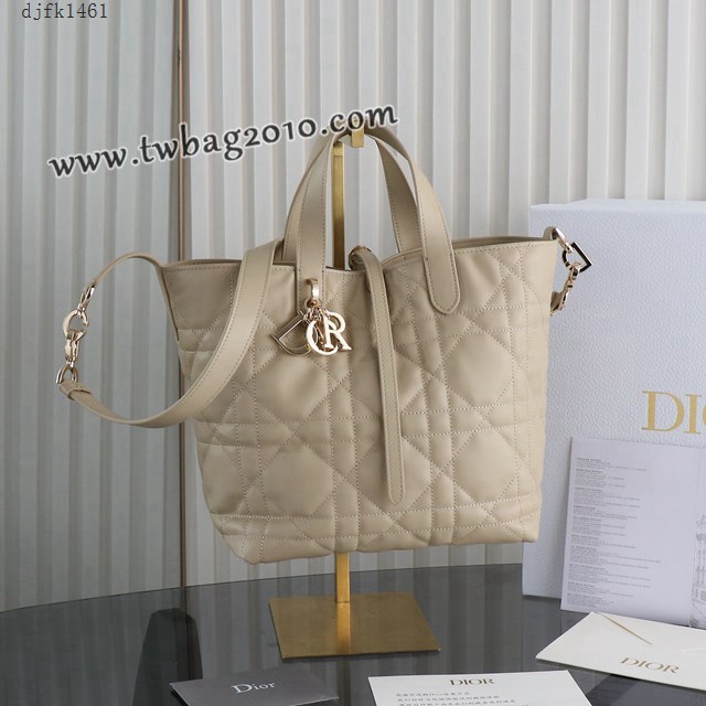 Dior专柜新款迪奥高仿原单原厂级Toujours竖版系列中号胭脂米色M2835菜篮子 djfk1461