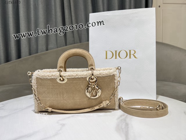 Dior专柜新款迪奥高仿原单横款中号Lady D-Joy手袋米色绒面革米白色羊皮革皮毛一体 djfk1483