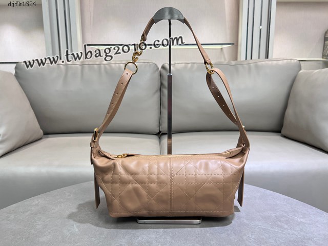 Dior专柜2025新款迪奥高仿原单D-Journey手袋超大藤格纹肩背女包 djfk1624