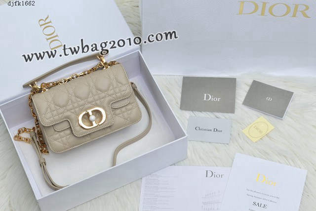 Dior专柜2024新款迪奥高仿原单小牛皮Cannage藤格纹珍珠包斜挎包 djfk1662