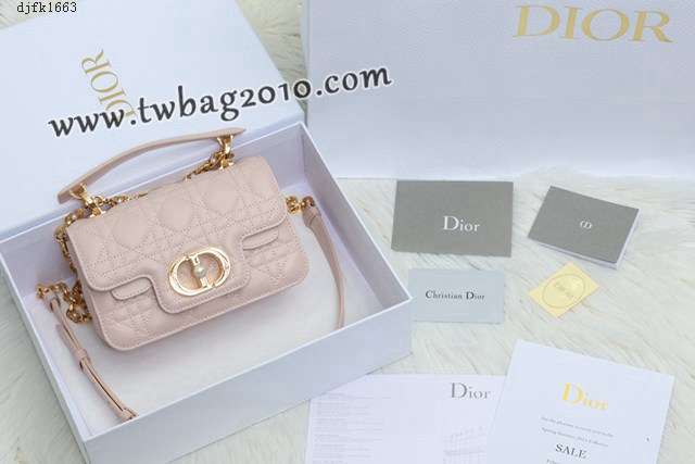 Dior专柜2024新款迪奥高仿原单小牛皮Cannage藤格纹珍珠包斜挎包 djfk1663