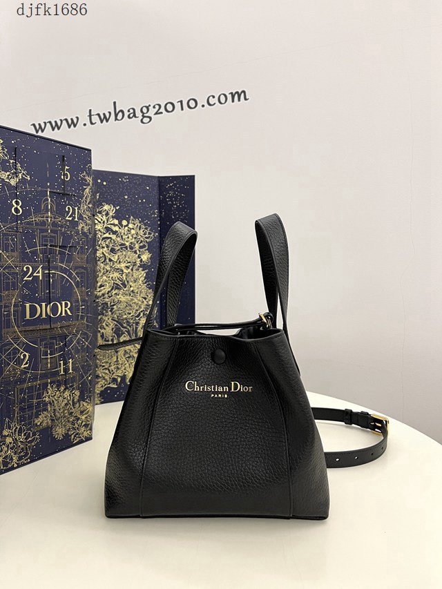 Dior专柜新款迪奥高仿原单Signature系列水桶包 djfk1686