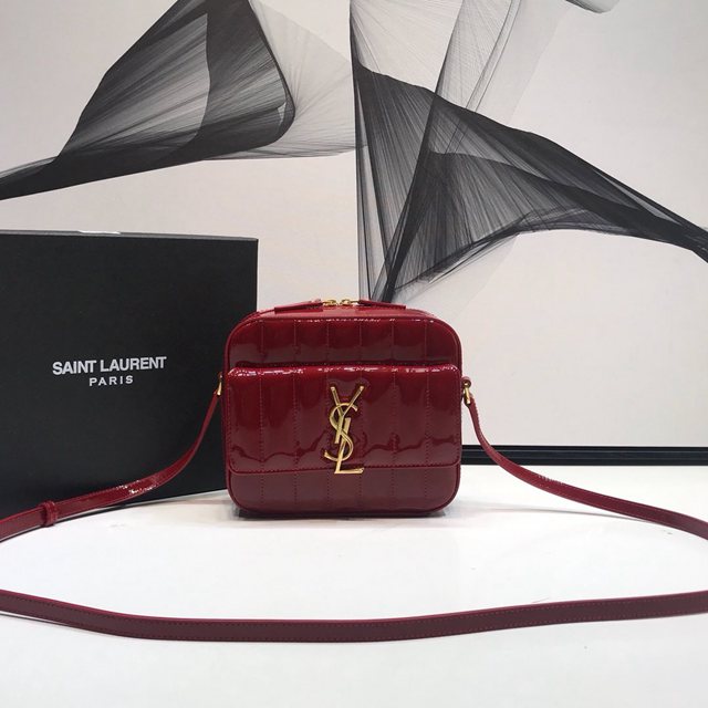 YSL专柜款女包 聖羅蘭經典款Vicky絎縫漆皮相機包 YSL肩背斜挎包 555052  jjh1065
