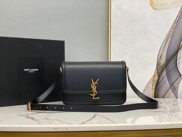 YSL专柜款女包 聖羅蘭經典款MONOGRAM金屬旋扣大號郵差包 YSL肩背斜挎包 634305  jjh1087