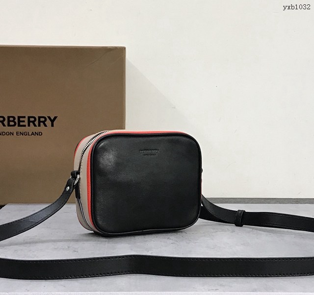 Burberry專門店新款男女斜背包 巴寶莉條紋印花小號肩背包 yxb1032
