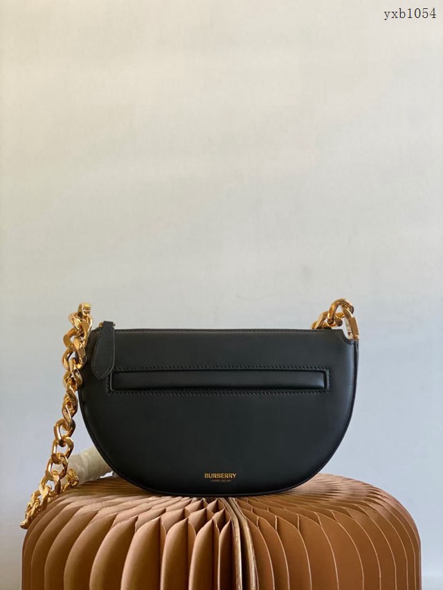 Burberry專門店新款弧形包女士鏈條小挎包 巴寶莉時裝秀款肩背包 yxb1054