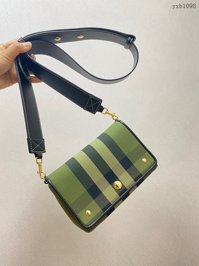 Burberry專門店新款斜背包 巴寶莉格紋帆布女士單肩斜挎包 yxb1098