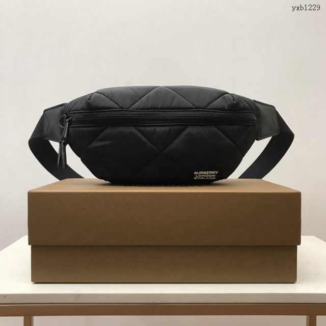 Burberry專門店新款繡花腰包 巴寶莉菱形絎縫脂棉質面男女腰包 yxb1229