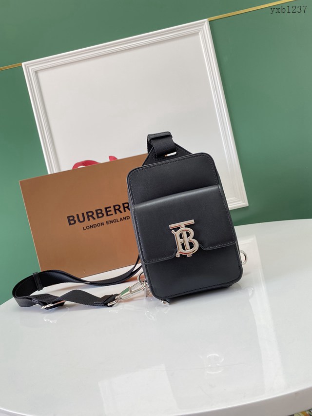 Burberry專門店新款黑色皮革斜背包 巴寶莉腰包當胸包斜跨包 yxb1237
