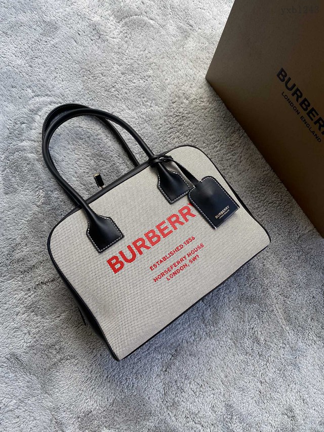 Burberry專門店新款女士帆布手提包 巴寶莉時裝秀款保齡球包Cube立方包 yxb1243