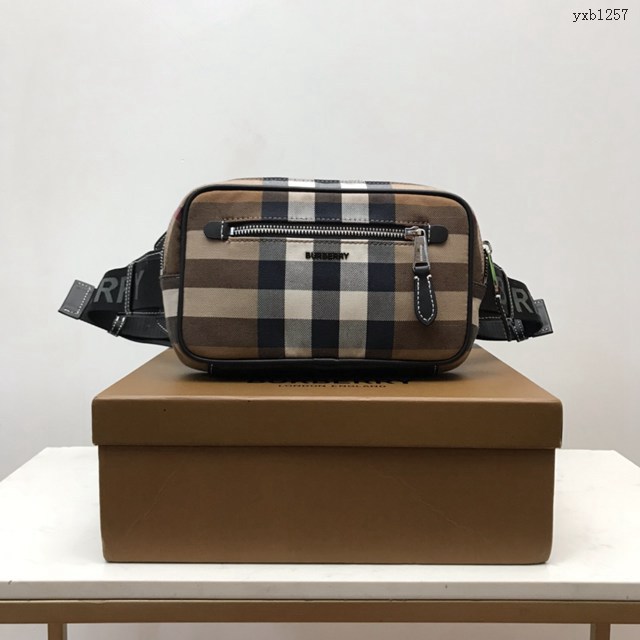 Burberry專門店新款腰包 巴寶莉Horseferry印花男士腰包挎包 yxb1257