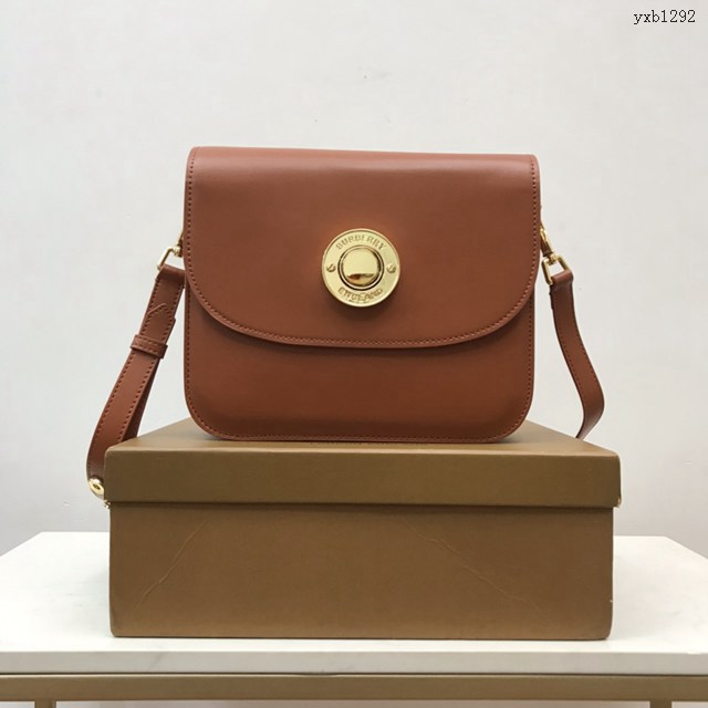 Burberry專門店新款大號斜背包 巴寶莉全皮肩背女包 yxb1292