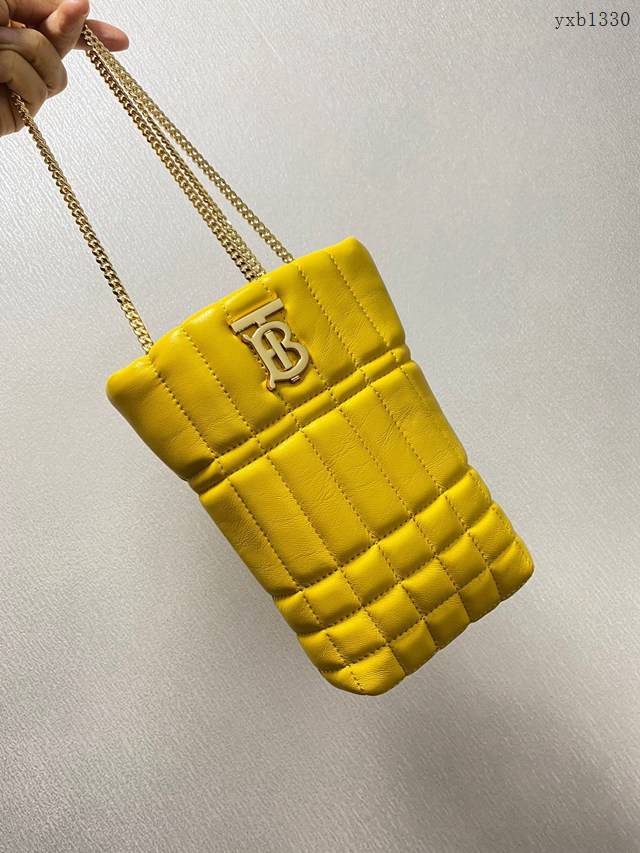 Burberry專門店新款黃色皮革水桶包 巴寶莉絎縫時裝秀款羔羊皮鏈條包 yxb1330