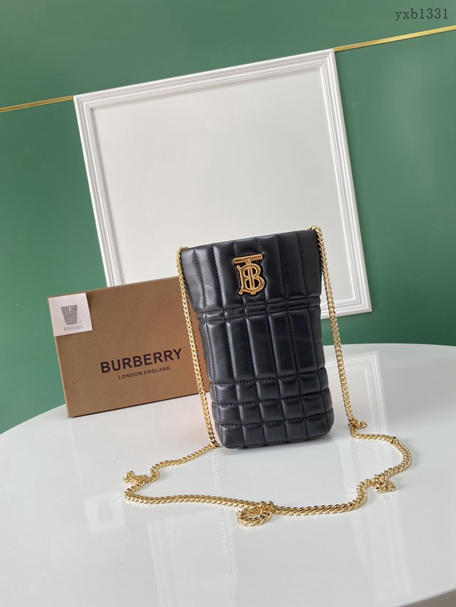 Burberry專門店新款黑色皮革水桶包 巴寶莉絎縫時裝秀款羔羊皮鏈條包 yxb1331