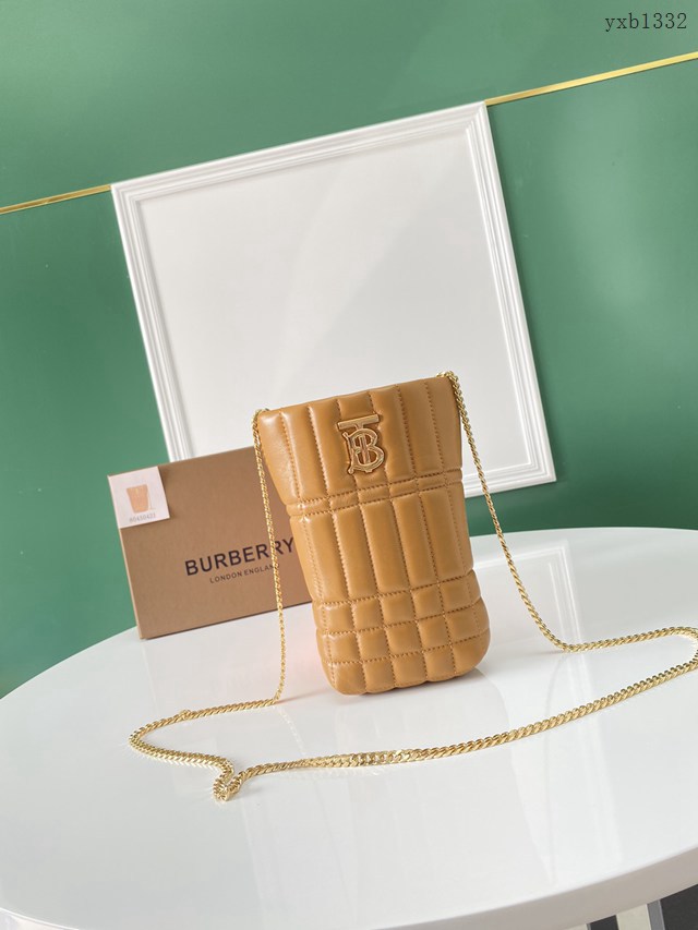 Burberry專門店新款米色皮革水桶包 巴寶莉絎縫時裝秀款羔羊皮鏈條包 yxb1332