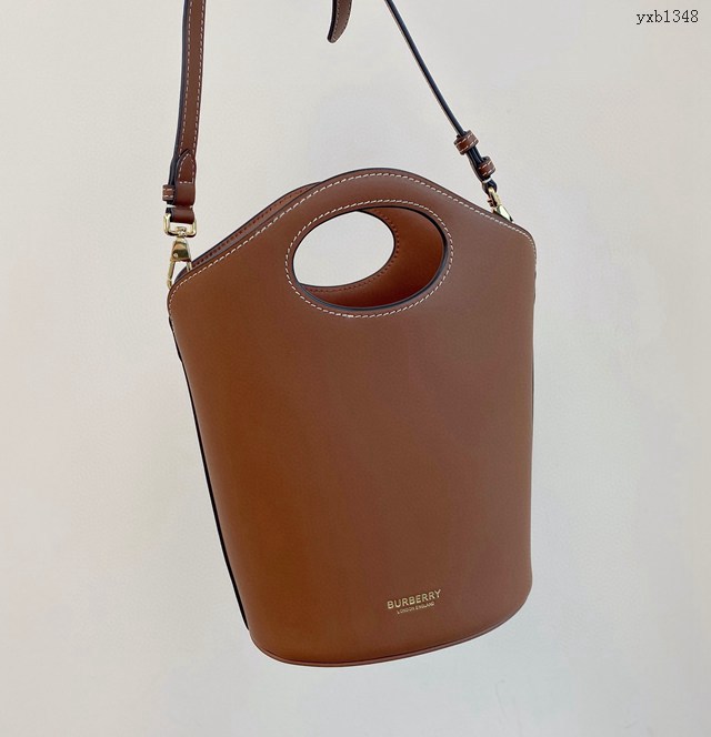 Burberry專門店新款水桶 巴寶莉明線皮革手提肩背女款水桶包 yxb1348