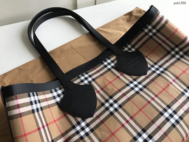 Burberry專門店新款帆布格紋圖案手提購物女包 巴寶莉雙面兩用托特包購物袋 yxb1350