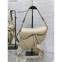 Dior专柜新款迪奥顶级原单原厂皮杏色大号经典马鞍包 djfk1090