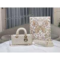 Dior专柜新款迪奥高仿原单Lady D-Joy横版刺绣半颗珍珠白色手提女包 djfk1259