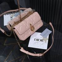 Dior专柜新款迪奥高仿原单浅粉色Miss Daisy羊皮链条肩背包 djfk1453