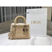 Dior专柜新款迪奥高仿原单四格Lady Dior手袋米色绒面革米白色羊皮革皮毛一体 djfk1485