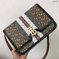 Burberry專門店新款中號TB專屬標識鎖扣包 巴寶莉單肩背斜背女士小挎包 yxb1082