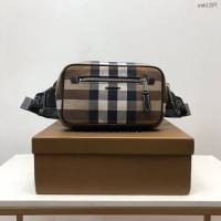 Burberry專門店新款腰包 巴寶莉Horseferry印花男士腰包挎包 yxb1257