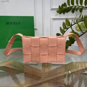 Bottega veneta高端女包 KF0017 寶緹嘉Cassette肩背女包 BV新款放大編織斜挎包  gxz1384