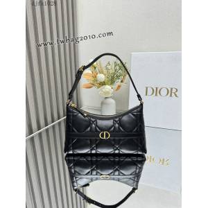 Dior专柜新款迪奥顶级原单黑色羊皮革超大藤格纹迷你单肩水饺包 djfk1028