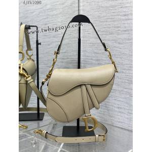 Dior专柜新款迪奥顶级原单原厂皮杏色大号经典马鞍包 djfk1090