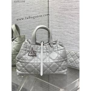 Dior专柜新款迪奥顶级原单中号Toujours系列云雾灰小牛皮手提包 djfk1104