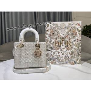 Dior专柜新款迪奥高仿原单Lady四格刺绣半颗珍珠绣金线手提肩背女包 djfk1256