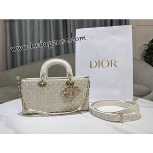 Dior专柜新款迪奥高仿原单Lady D-Joy横版刺绣半颗珍珠白色手提女包 djfk1257