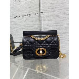 Dior专柜新款迪奥高仿原单Jolie系列珍珠链条包翻盖包小斜挎包 djfk1363