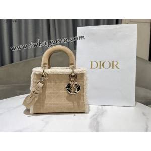Dior专柜新款迪奥高仿原单四格Lady Dior手袋米色绒面革米白色羊皮革皮毛一体 djfk1485