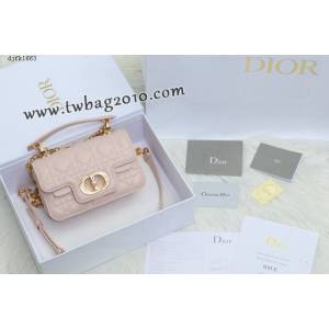 Dior专柜2024新款迪奥高仿原单小牛皮Cannage藤格纹珍珠包斜挎包 djfk1663