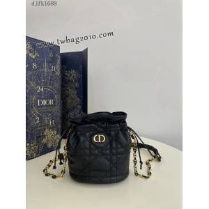 Dior专柜新款迪奥高仿原单黑色Miss caro系列福袋水桶包 djfk1688