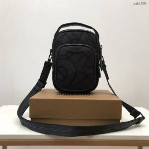 Burberry專門店新款條紋網紋尼龍背帶斜挎男包 巴寶莉男士斜背包 yxb1035