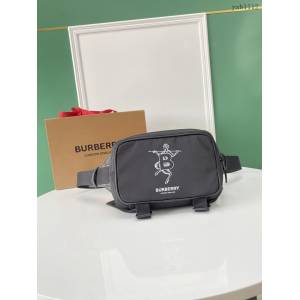 Burberry專門店新款男士腰包 巴寶莉尼龍布斜挎包腰包 yxb1112