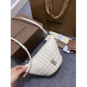 Burberry專門店新款絎縫腰包 巴寶莉羔羊皮新月形斜挎腰包 yxb1130