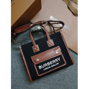 Burberry專門店新款雙色帆布拼皮托特包 巴寶莉手提肩背小號購物袋 yxb1234