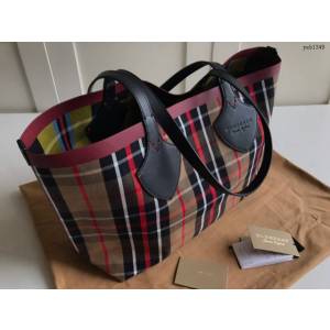 Burberry專門店新款帆布格紋圖案手提購物女包 巴寶莉雙面兩用托特包購物袋 yxb1349