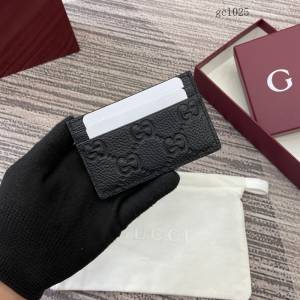 Gucci專櫃2026新款粒面牛皮革卡包 古馳Imprint男女卡夾名片夾 835151  gc1025