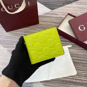 Gucci專櫃2026新款雙G印花粒面牛皮革對折錢包 古馳Imprint系列女士錢夾 835001  gc1075