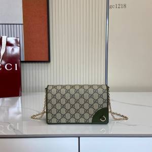 Gucci專櫃2026新款磁吸翻蓋鏈條包單肩包 古馳Emblem系列雙G印花女士斜挎包 853716  gc1218